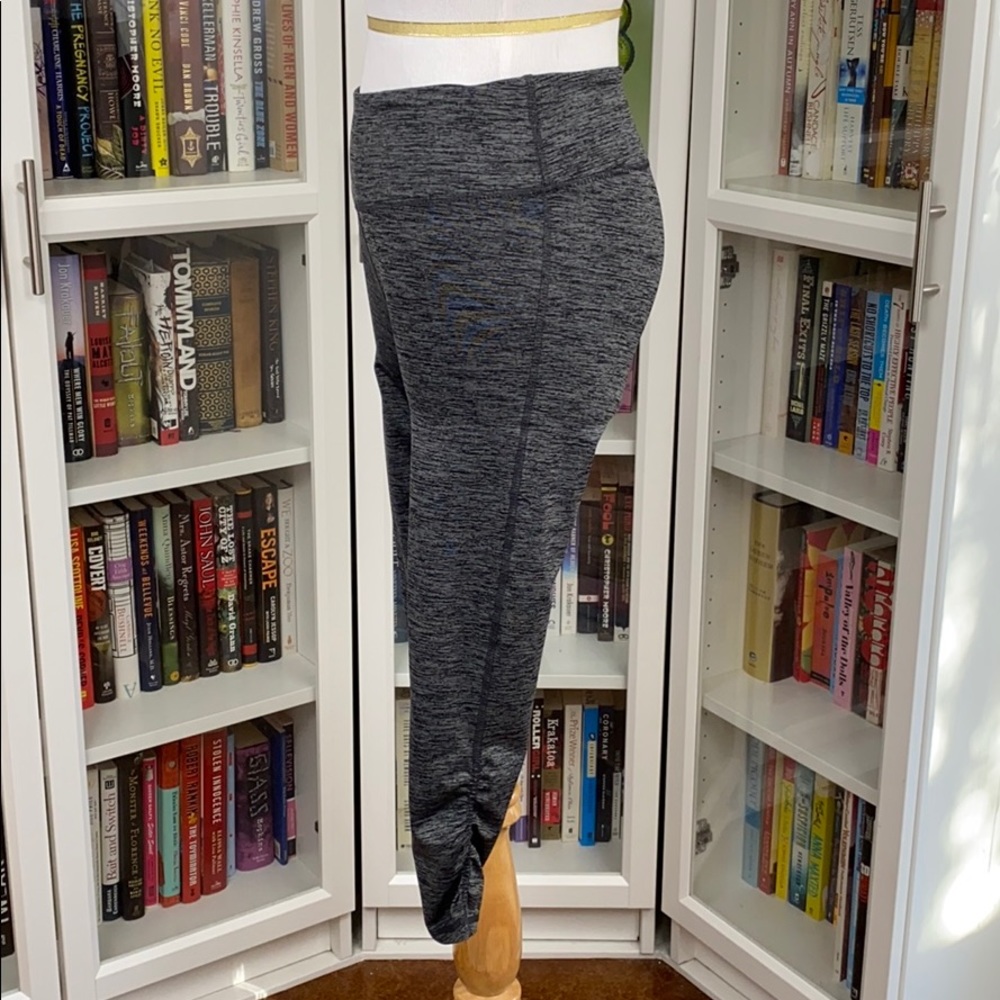 GAIAM Marled Gray Rouched Leg Cropped Leggings - Picture 8 of 16